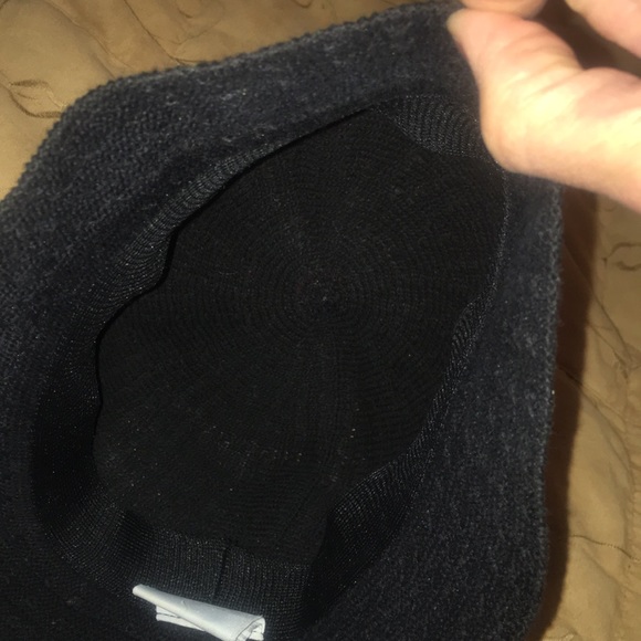 NWOT Liz Claiborne Perforated Light Bucket Hat - Picture 7 of 7